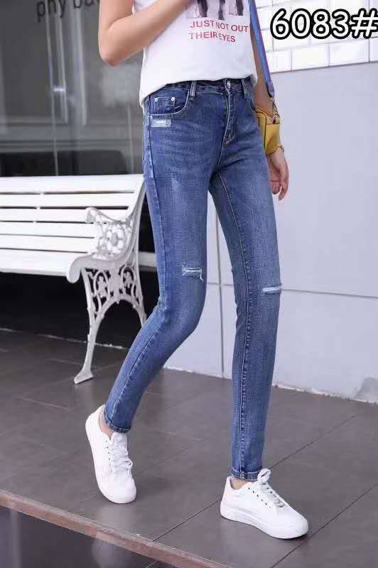 批發衣服一手貨源遼寧沈陽哪里有便宜工廠尾貨牛仔褲貨源批發10元左右韓版牛仔褲特價批發圖片大全